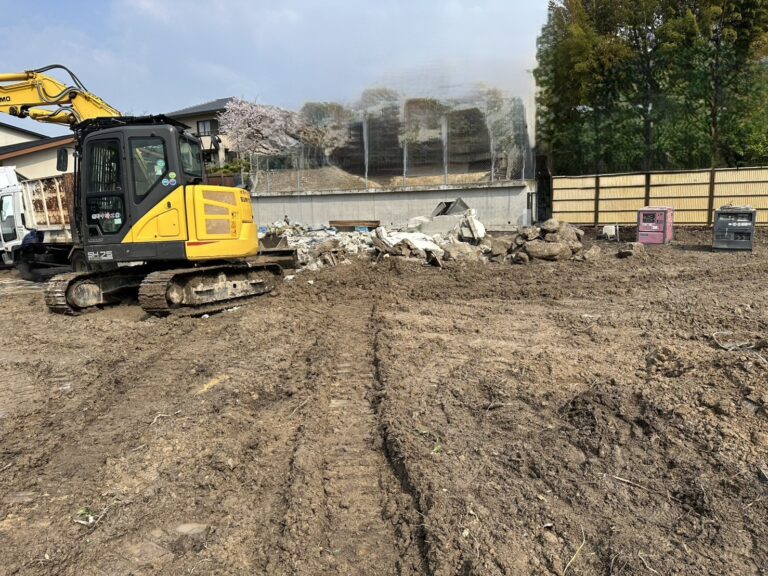 【福岡市早良区】飯倉の解体工事が着々と進捗中！基礎の撤去作業に入り、完工に向けてラストスパートです🚧🌸
