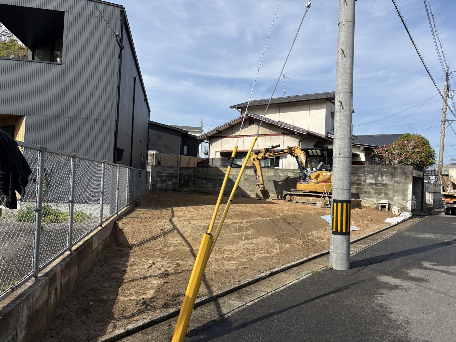 着工前とほぼ同じ場所から見た解体後の更地(福岡県福津市の施工事例)