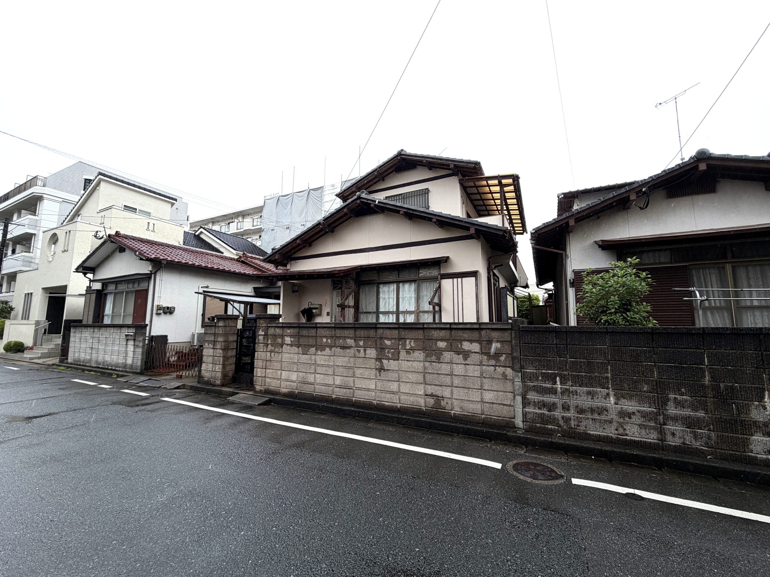 福岡市南区塩原の瓦屋根が特徴的な和風住宅の外観