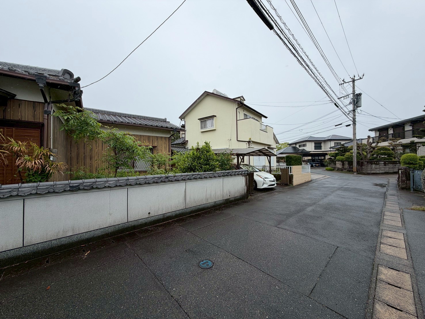 春日市ちくし台の閑静な住宅街と路地の様子