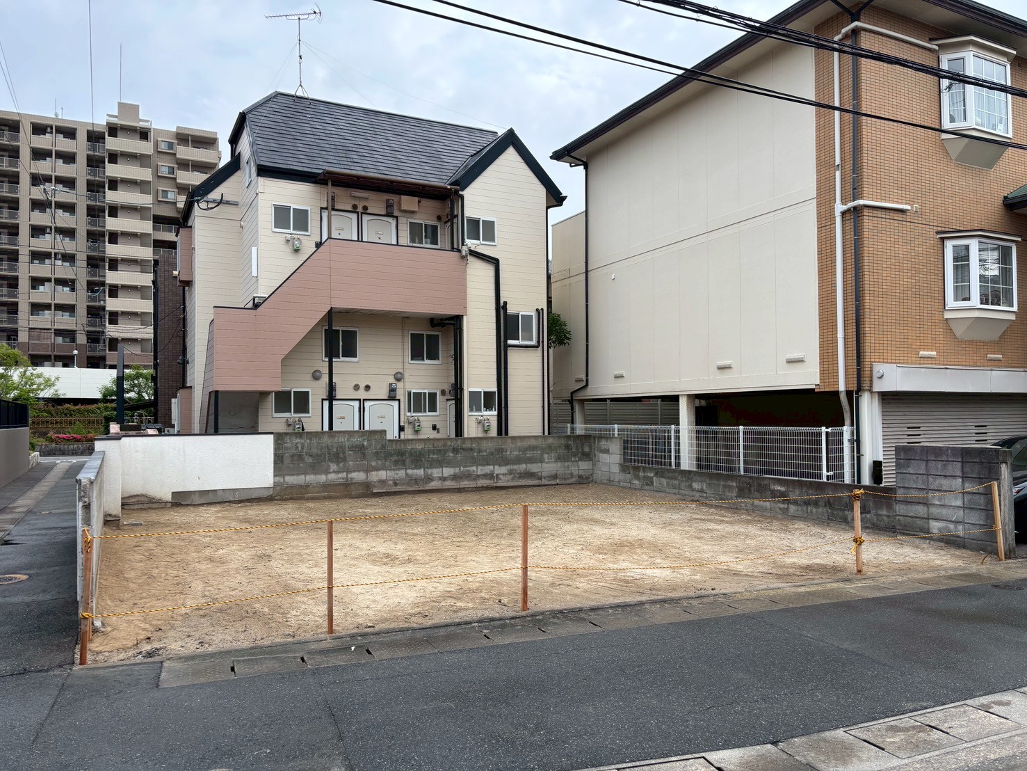 福岡市早良区百道で解体・整地を終え、きれいな更地となった現場