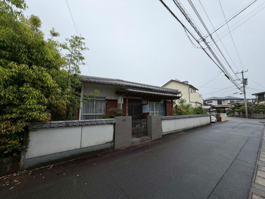 【春日市ちくし台】木造平屋の解体工事スタート！緑豊かな住宅街で「未来への準備」を始めます🏠✨
