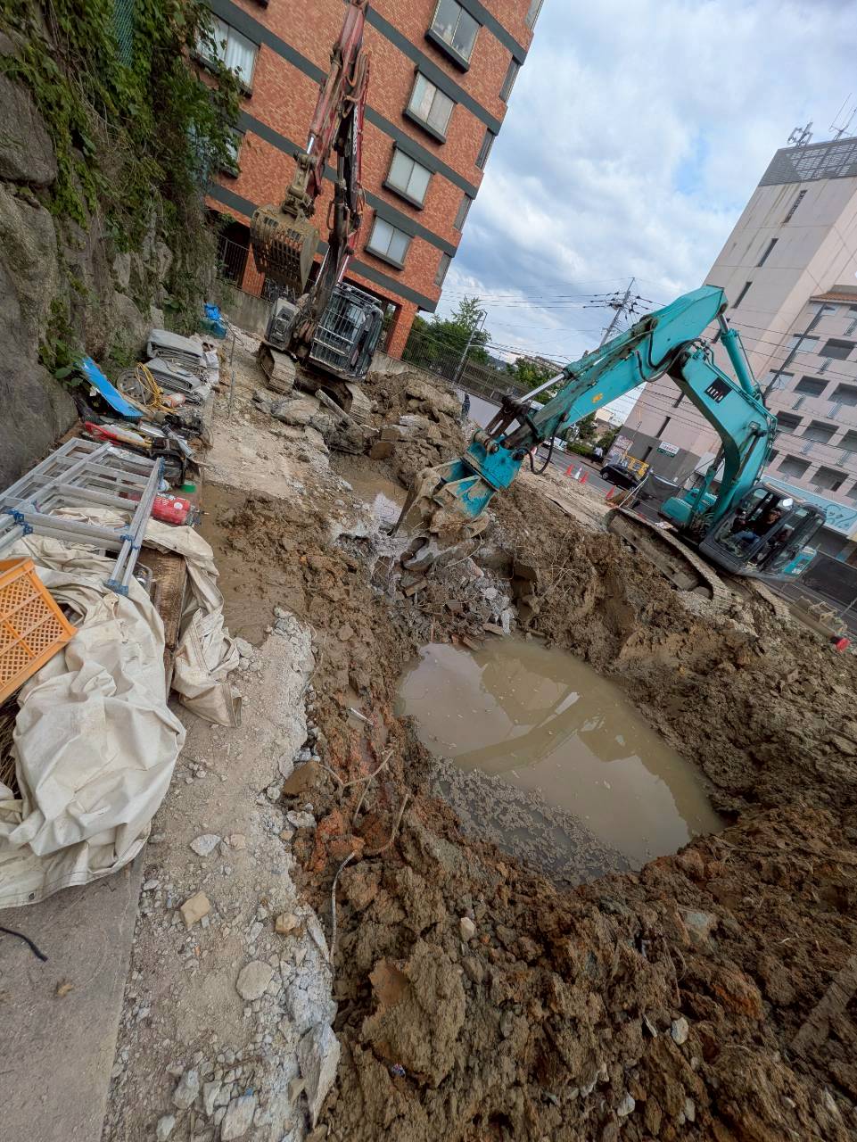 地下ピット撤去が進む寺塚の現場
