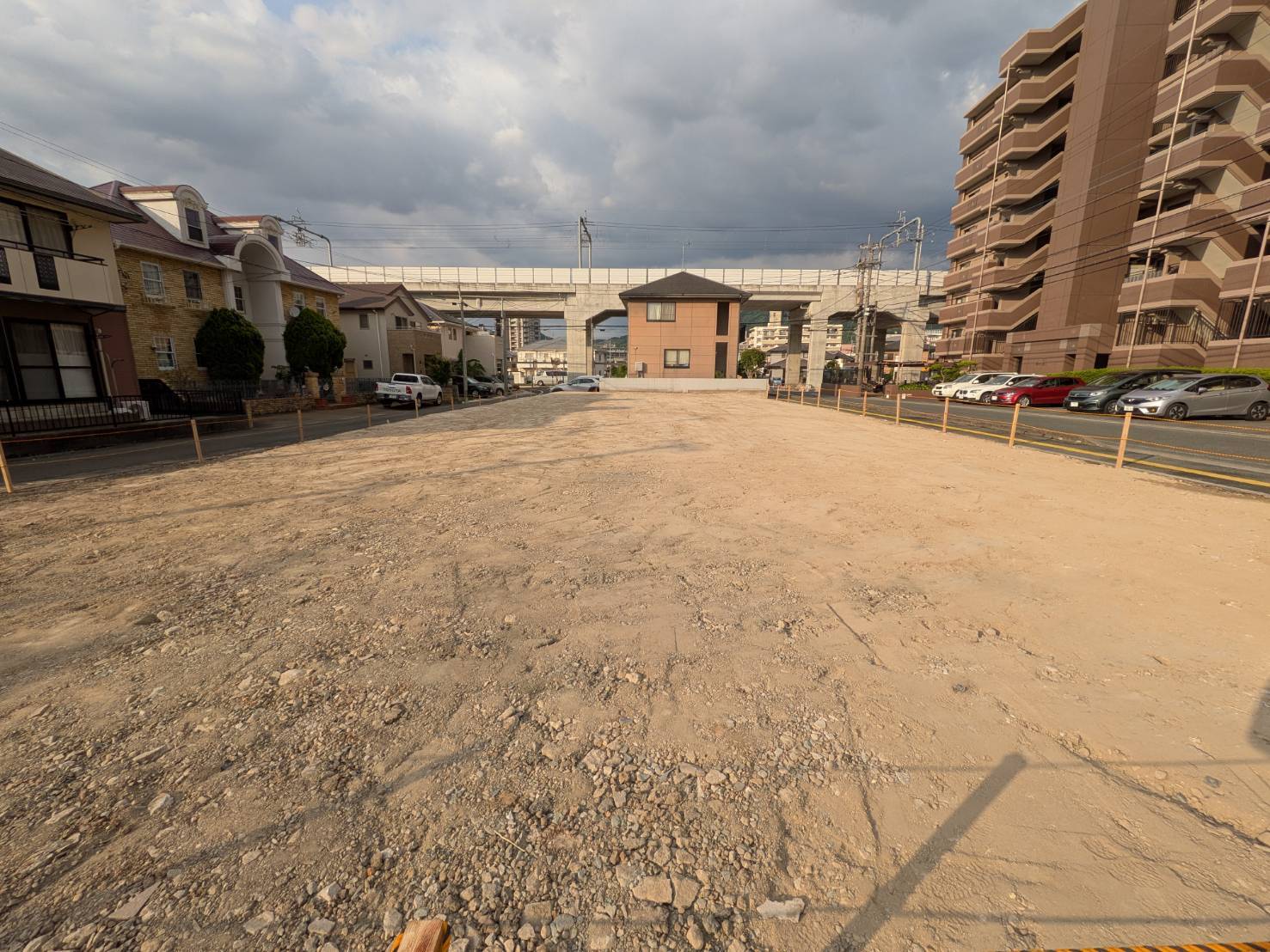 大野城市白木原 掘り出した旧建物の基礎ガラ(搬出前)