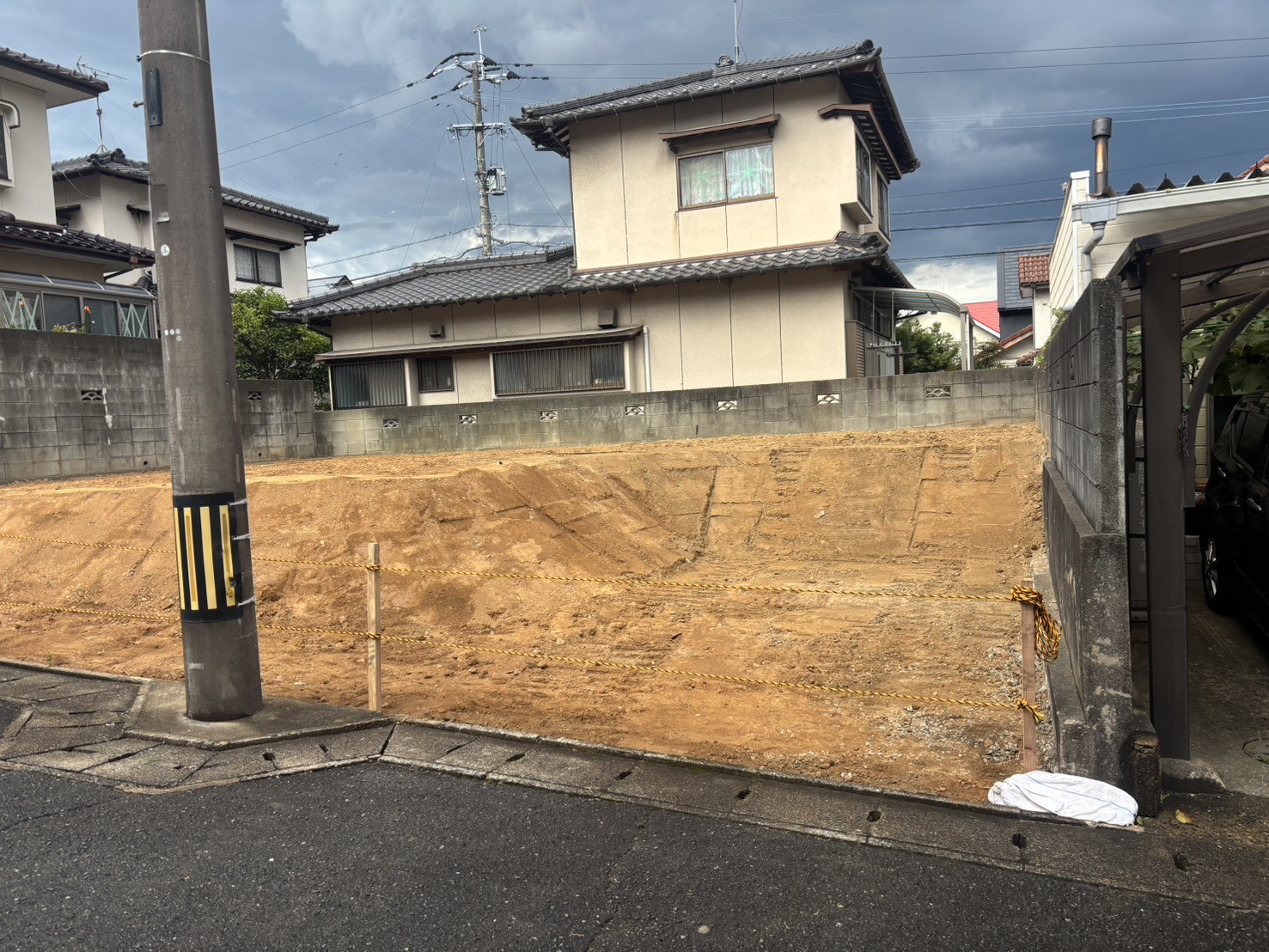 戸建てが近い住宅地の解体現場(福岡市博多区浦田)