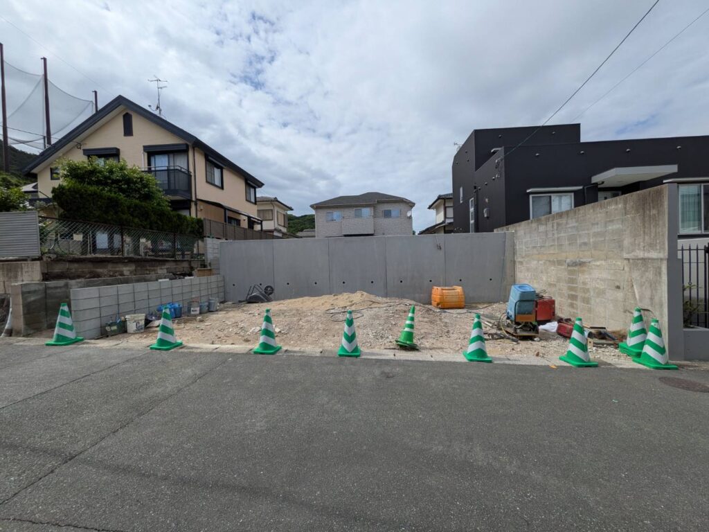 【福岡市西区生の松原】斜面の土地を、安全な宅地へ｜擁壁・造成工事の現場レポート🏗️