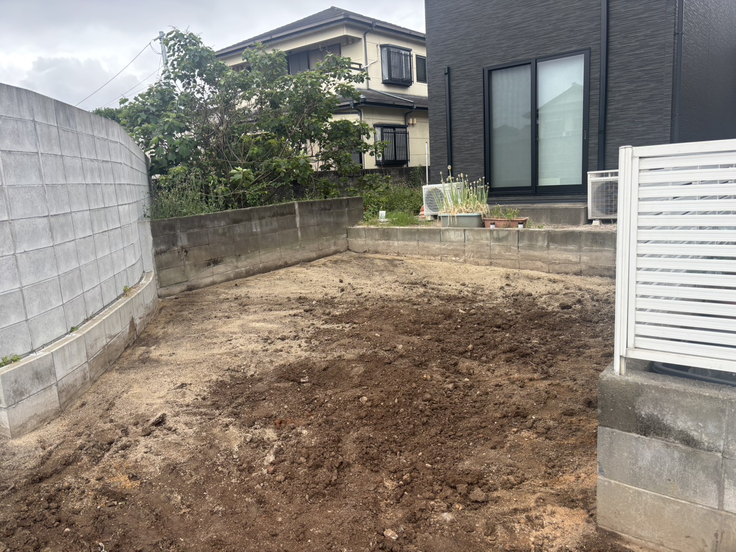 煙突基礎の撤去を終え整地された博多区麦野の現場