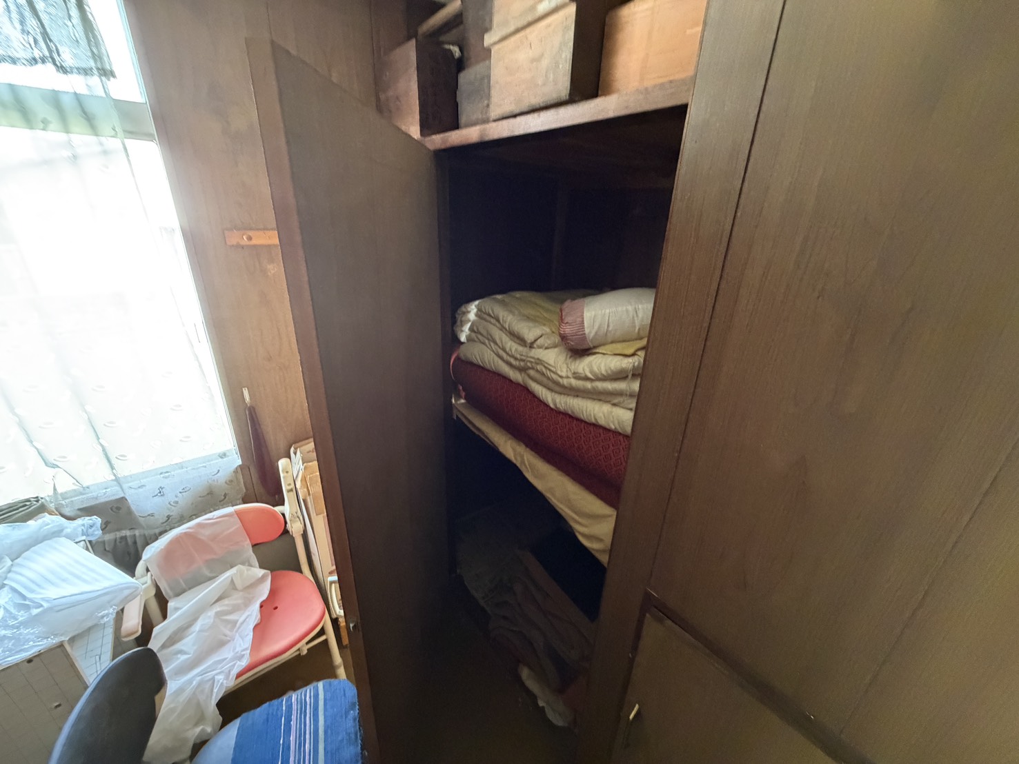 室内に残された介護用の道具