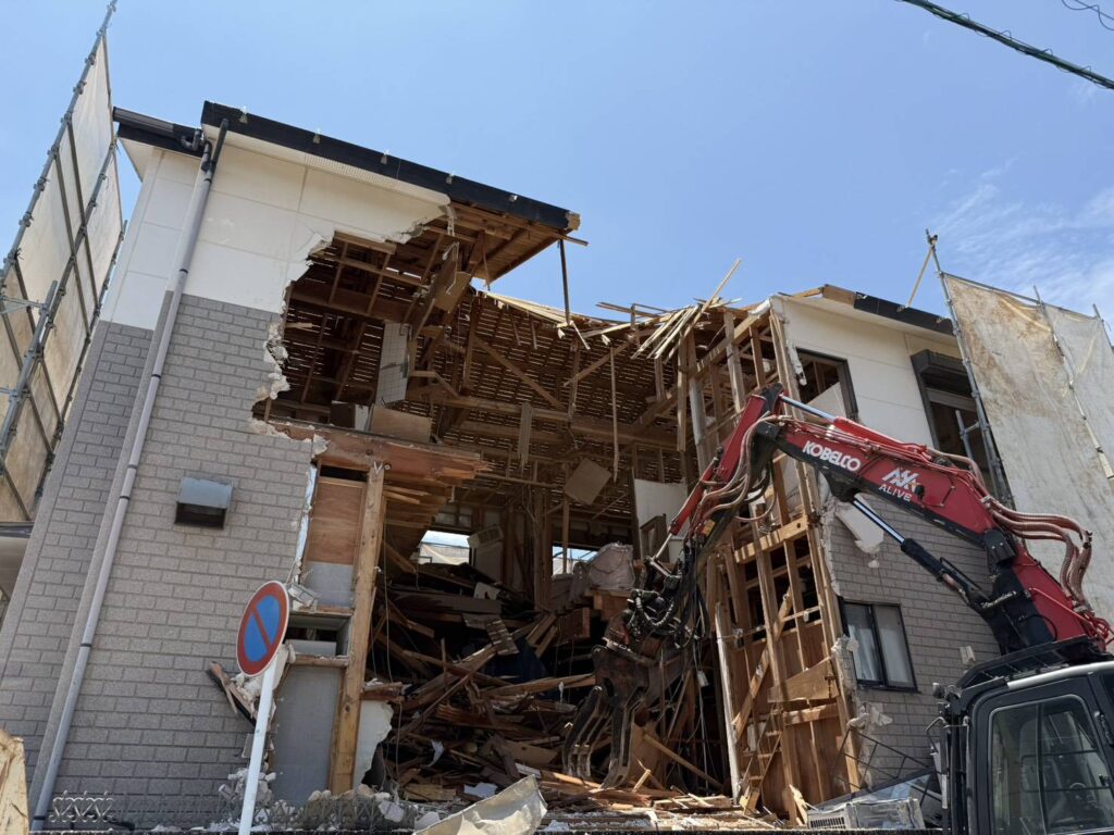 【福岡市西区】姪浜駅南の解体工事、重機と手作業で一つずつ丁寧に進めています🏠🔨