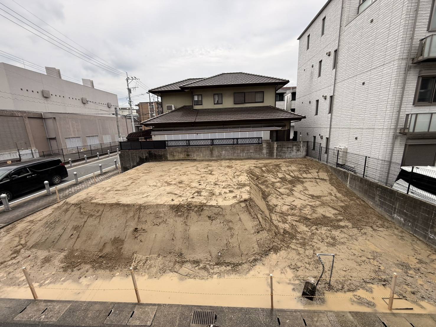 上から見た、敷地の形と広がりが分かる様子