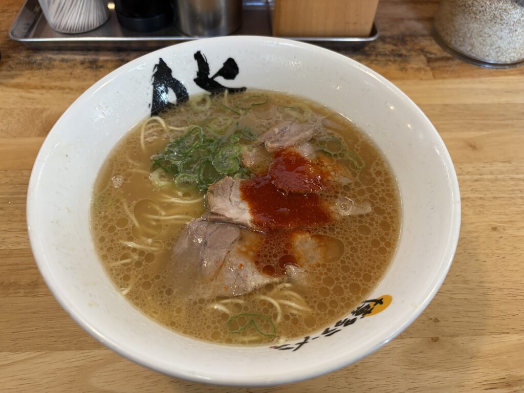 ワンコインでおつりがくる一杯。小笹の「博多ラーメン膳」さんへ🍜