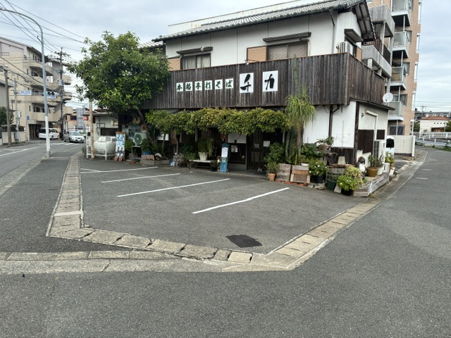 近所で人気のお店に行ってきました！